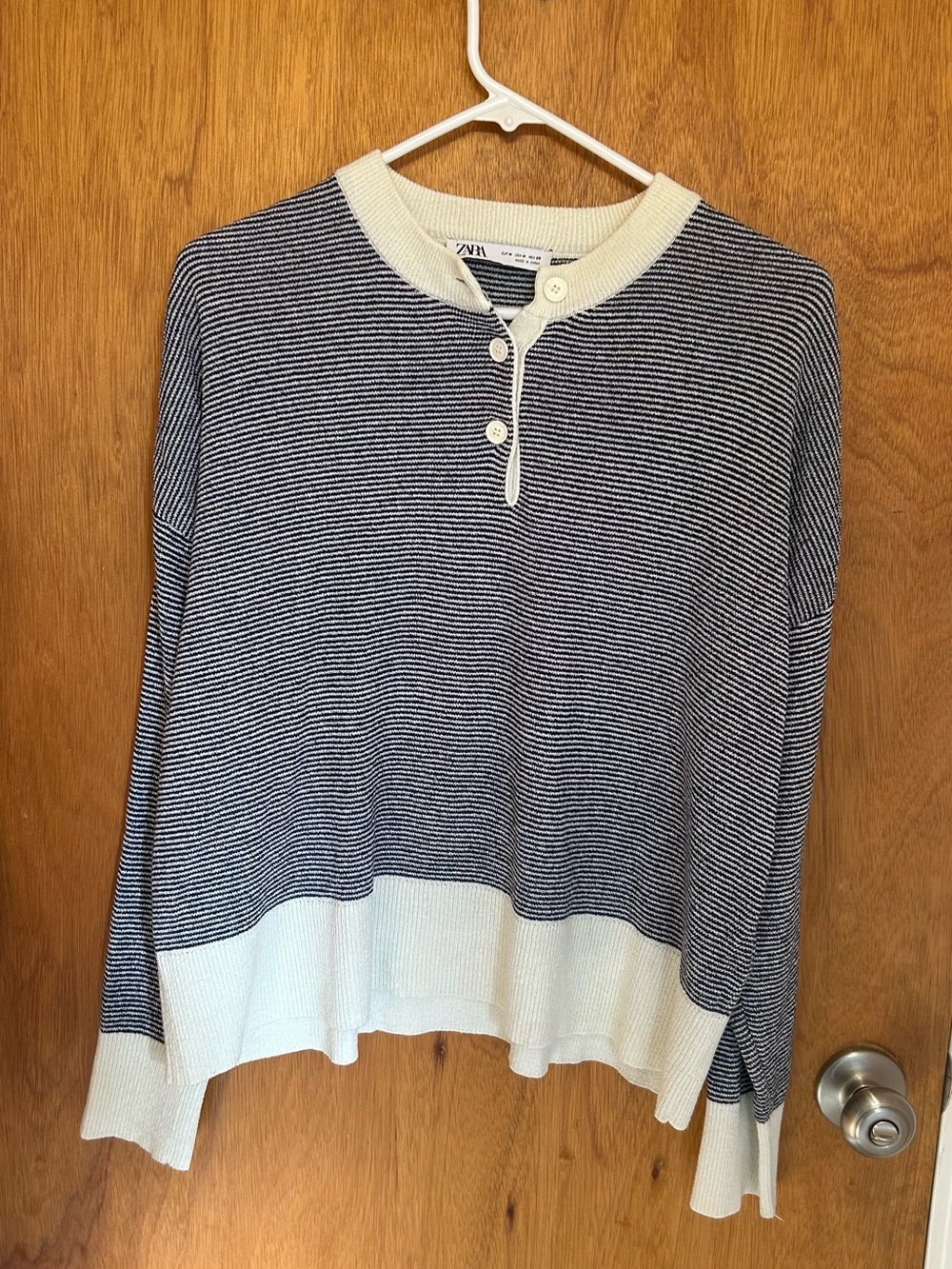 Zara women’s Blue/off white Striped Knit Henley Pullover Sweater Long Sleeve M